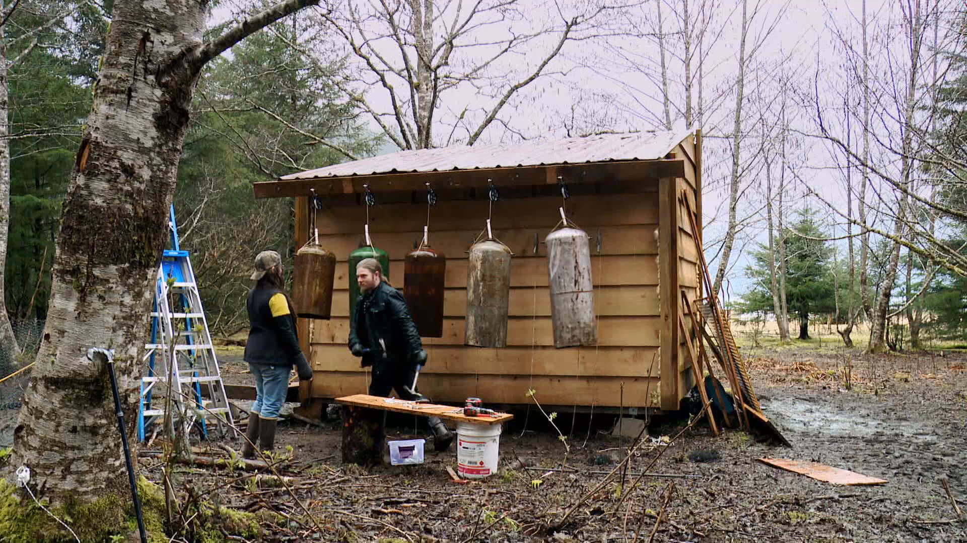 Alaskan Bush People - S03.F12: Ein Haus für Gabe