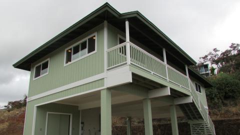 Newlyweds Move To Oahu