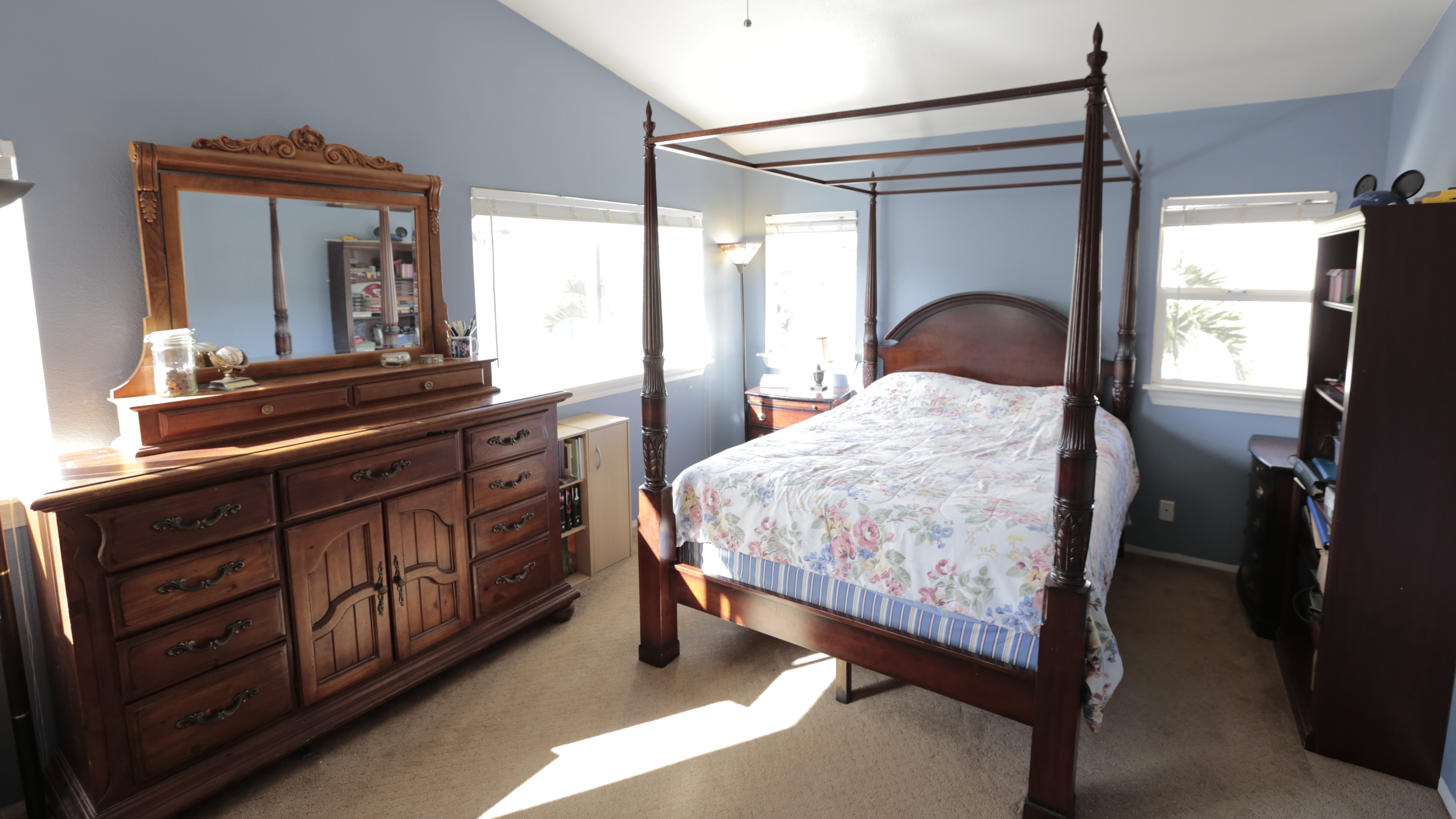 Empty Nesters Shop On Oahu