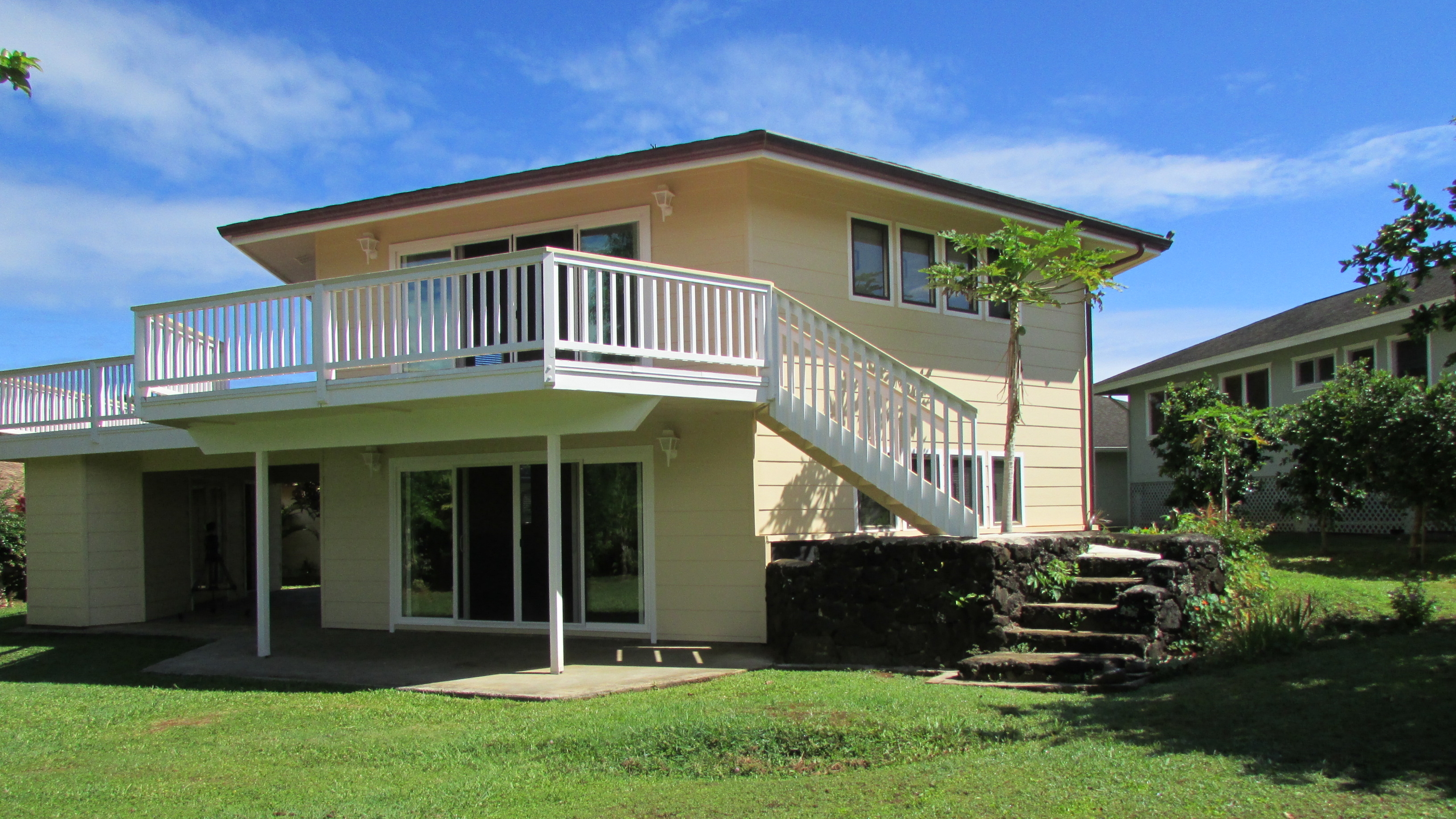 {E}07: Boogie Boarding On Kauai