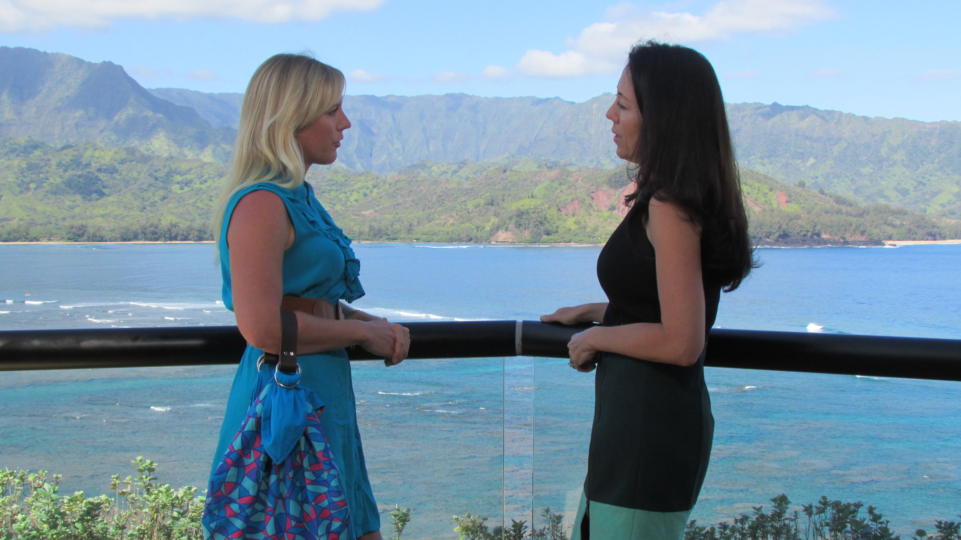 {E}08: Single Mother Shops On Kauai