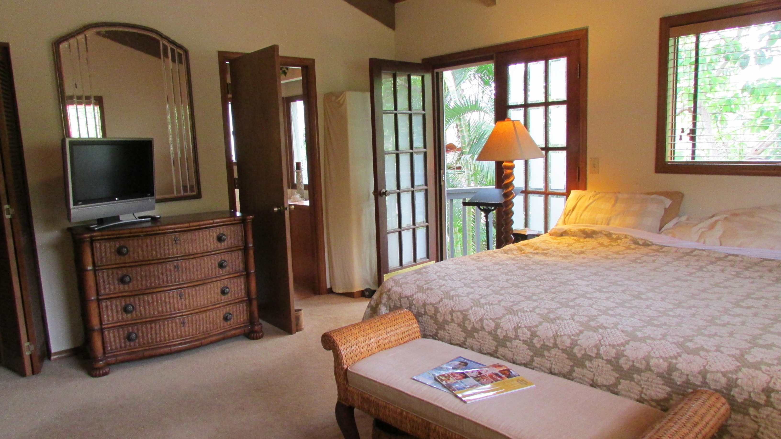 {E}12: Bed And Breakfast On Maui