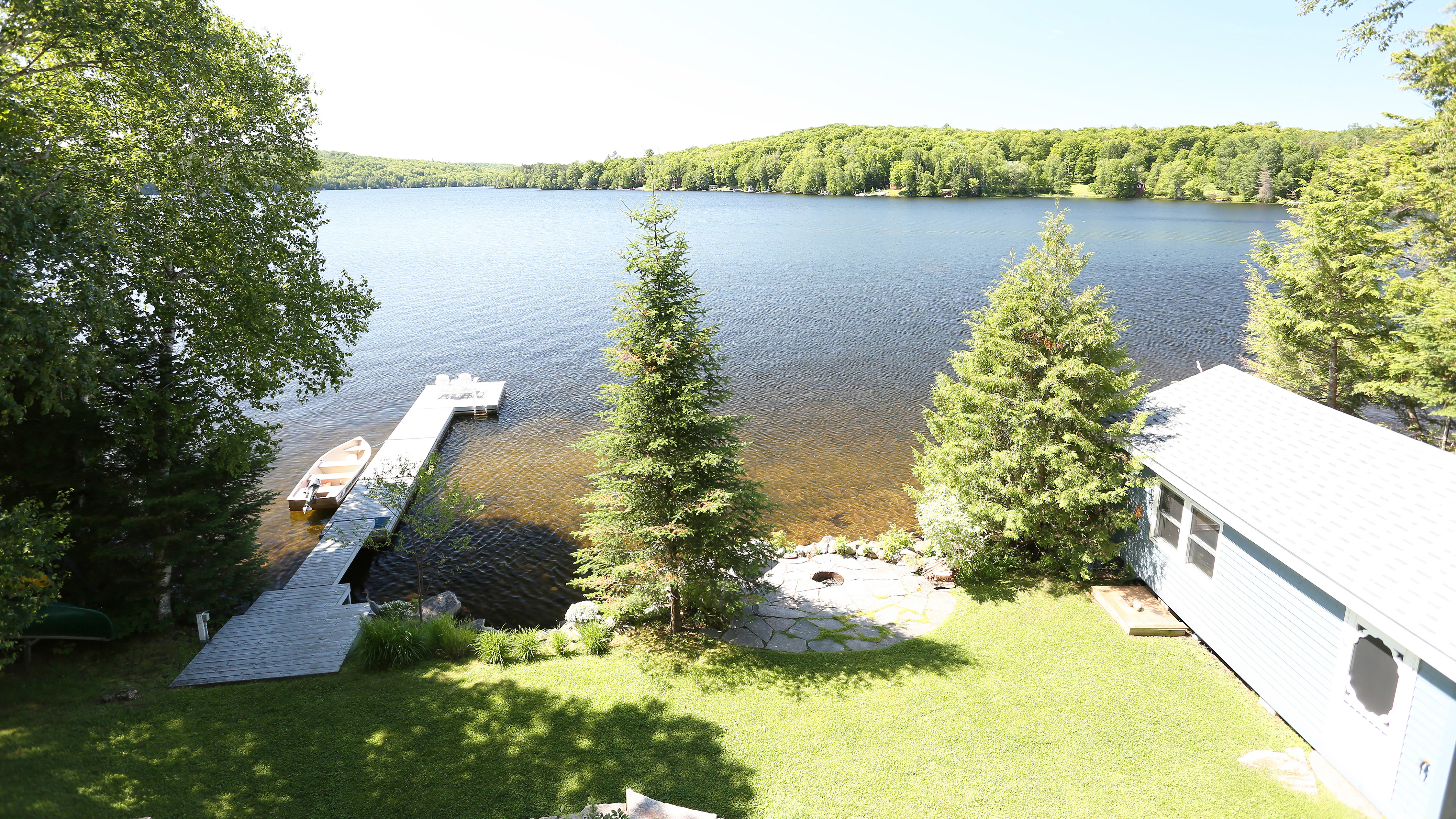 {E}12: Country Chalet Muskoka