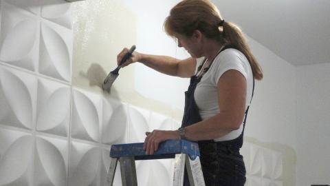 {E}01: Mom And Daughter Duo