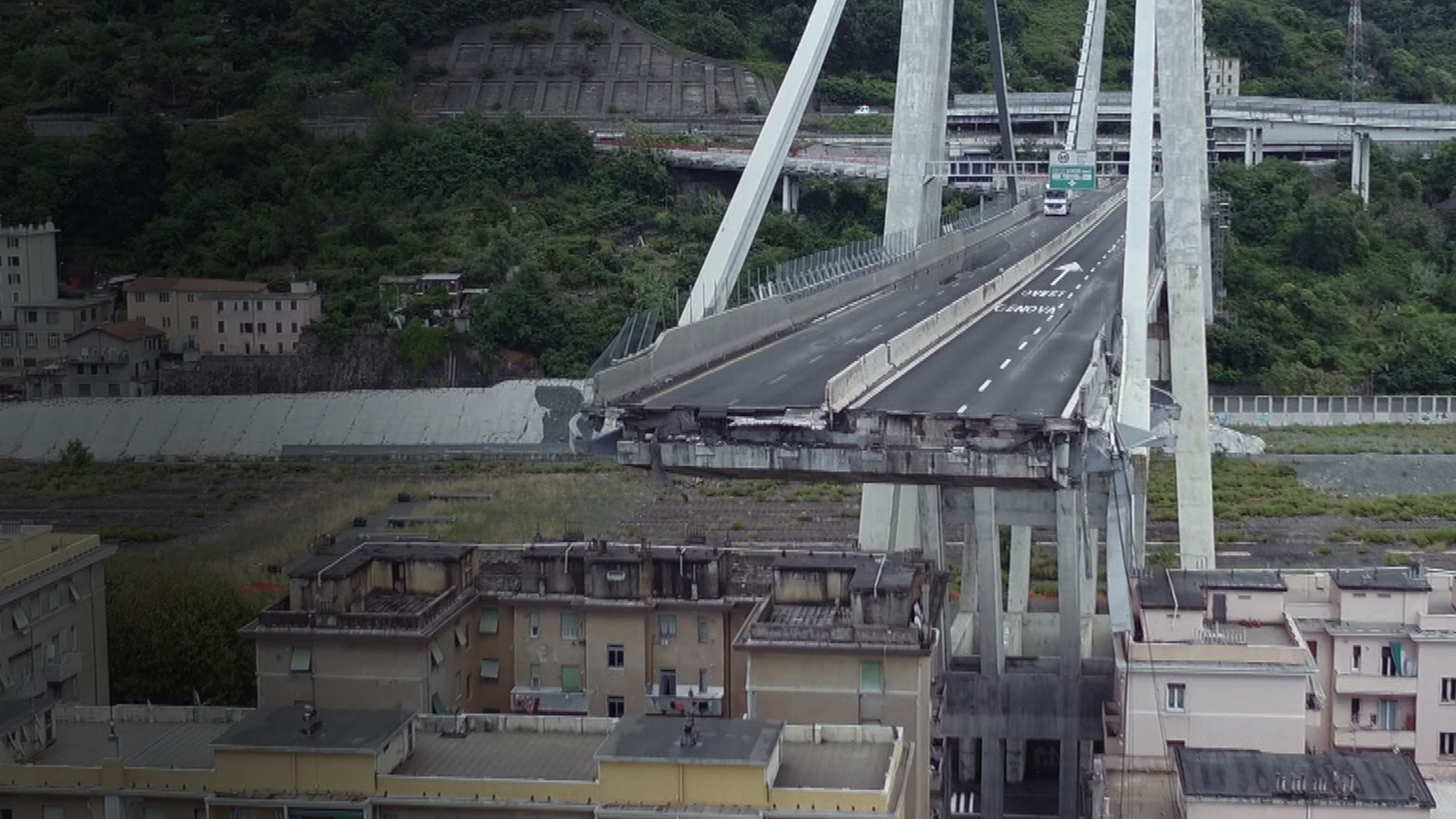 Genova: il giorno pi&ugrave; lungo - Quootip