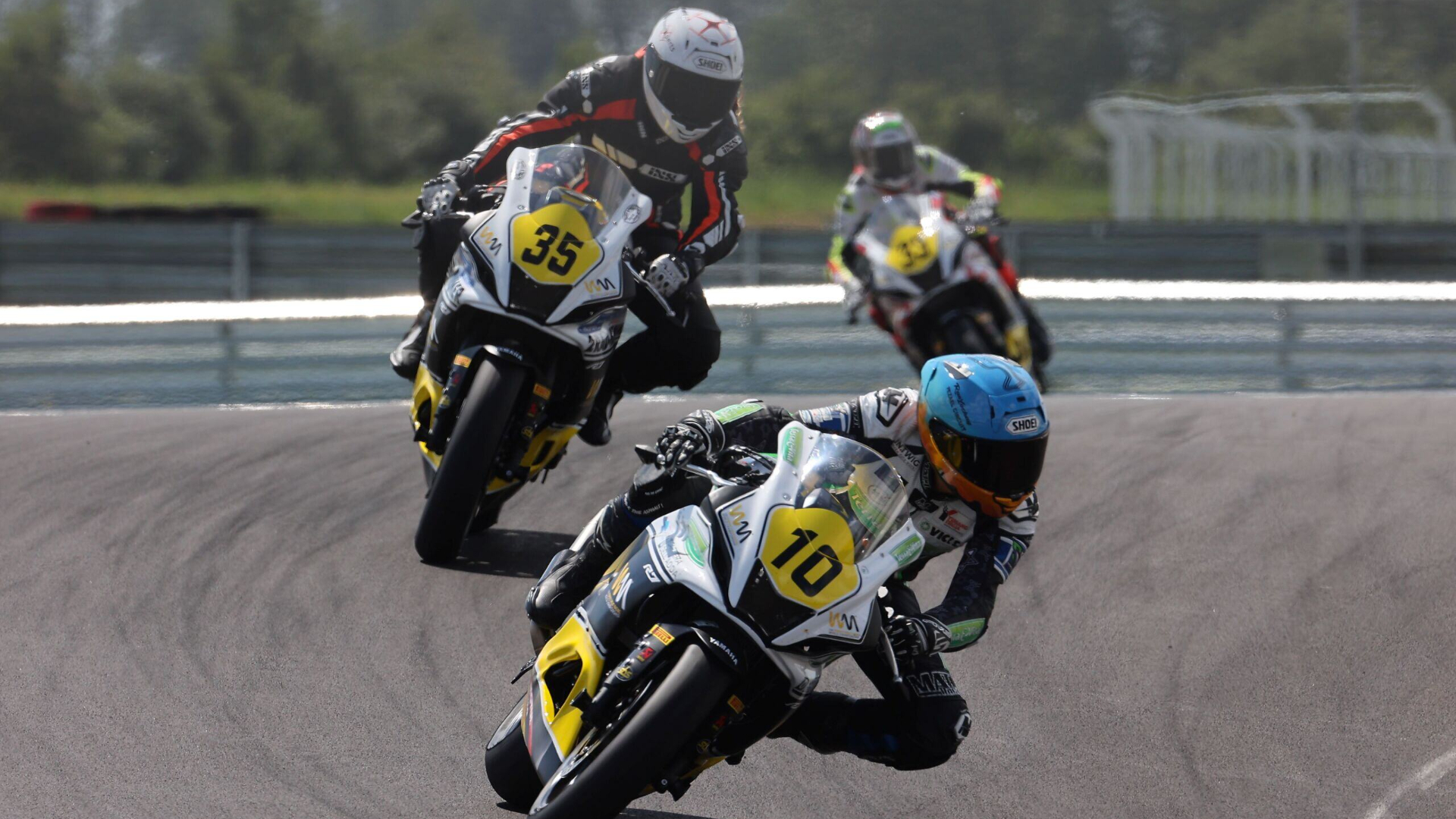 13 10 Storbritannien Lopp 2 moto racing